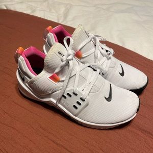 Nike Metcon sneakers- white and pink